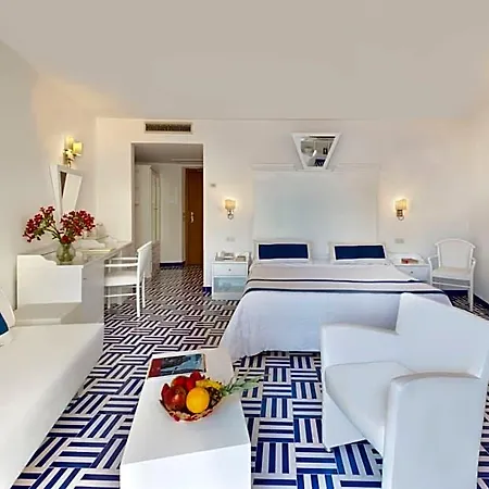 Bristol Szálloda 4*