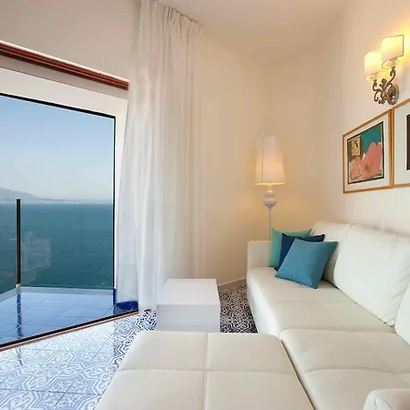 브리스톨 호텔 4*