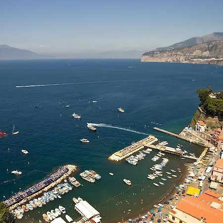 브리스톨 호텔 4*