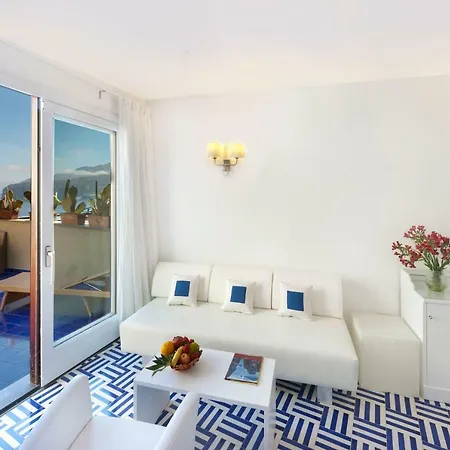 브리스톨 호텔 4*