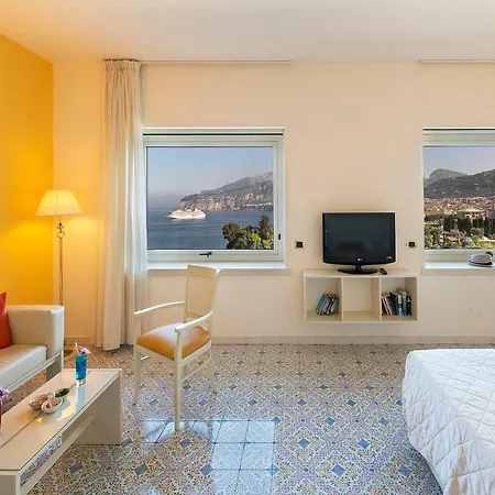 Bristol Ξενοδοχείο 4*