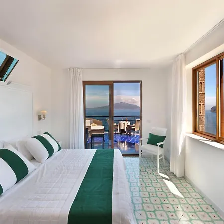 호텔 브리스톨 4*