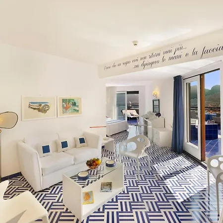 布里斯托尔酒店 4* 索伦托